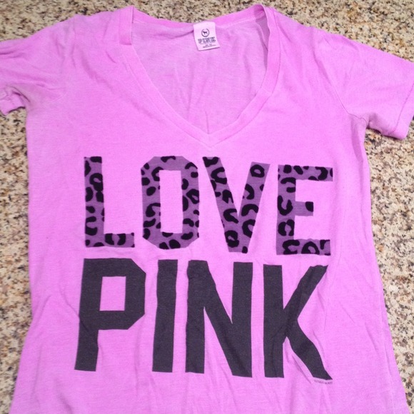 VS Shirt and nikes