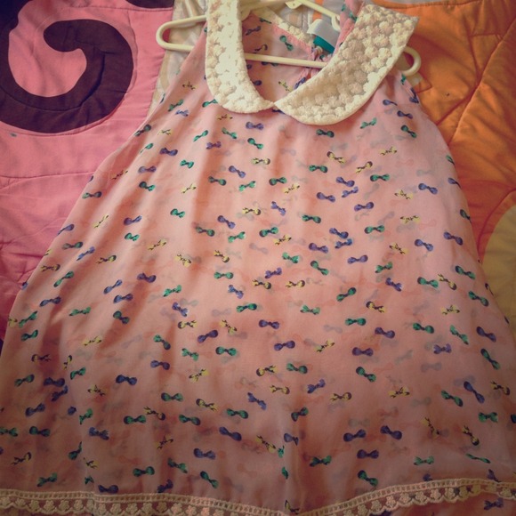 Tank top with collar