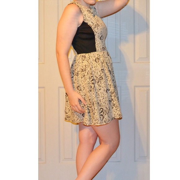 Dress - Picture 3 of 3