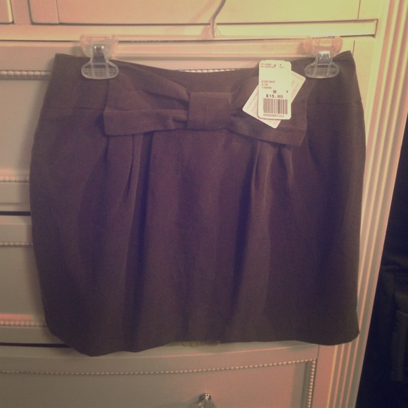 Brown suede skirt with bow - Picture 1 of 1