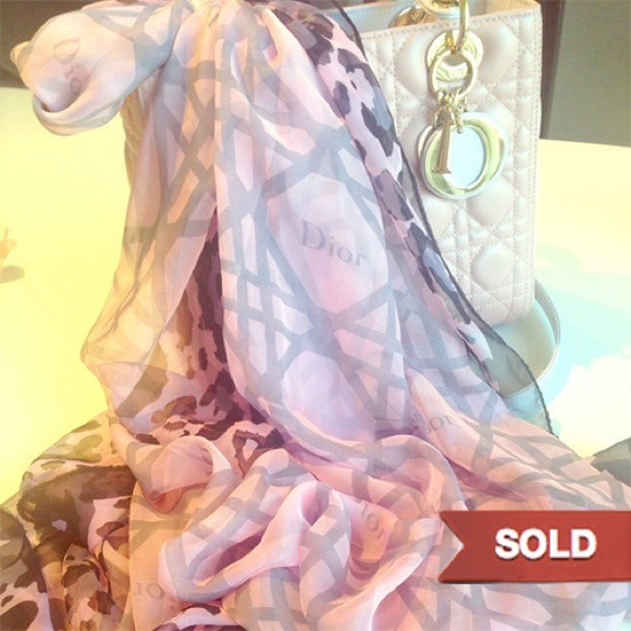 SOLD🍀Dior pinky leopard silk scarf