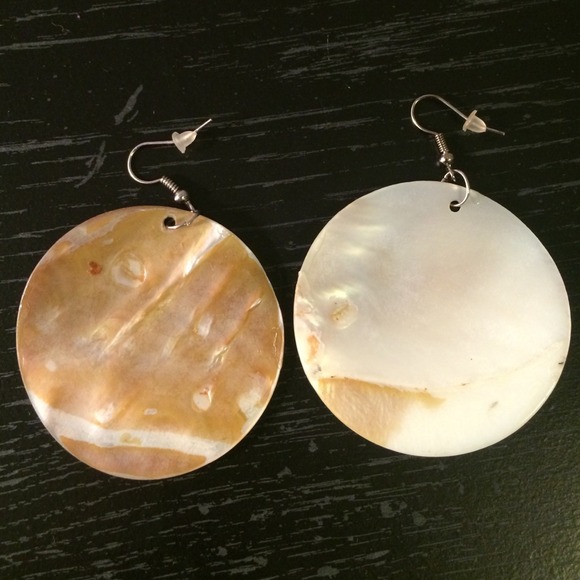 Shell Earrings - Picture 3 of 3