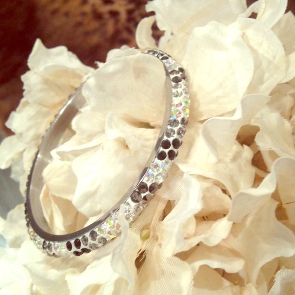 Beautiful Swarovski crystal bangle