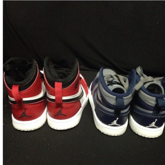 $100 for both $50 each Jordan Retro 1s - Picture 4 of 4