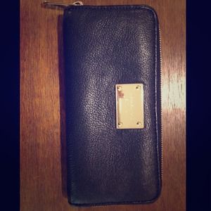 Micheal Kors wallet