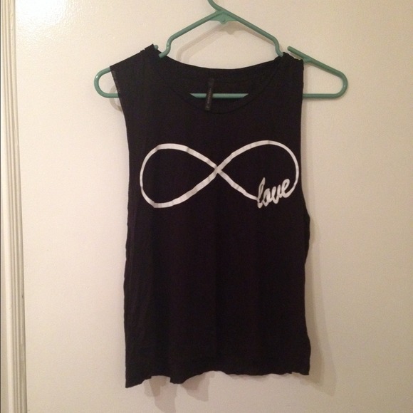 ❌ SOLD ❌Black top from TOBI