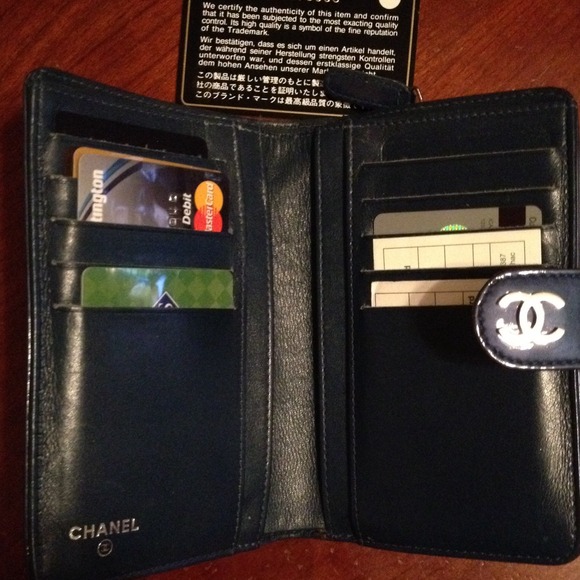 Sharing - Picture 2 of 3