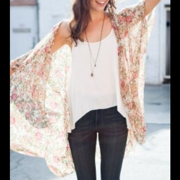 Brandy Melville Alexis Floral Kimono