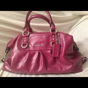 Authentic large Coach Magenta satchel. 498$ retail