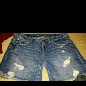 AE knee length shorts