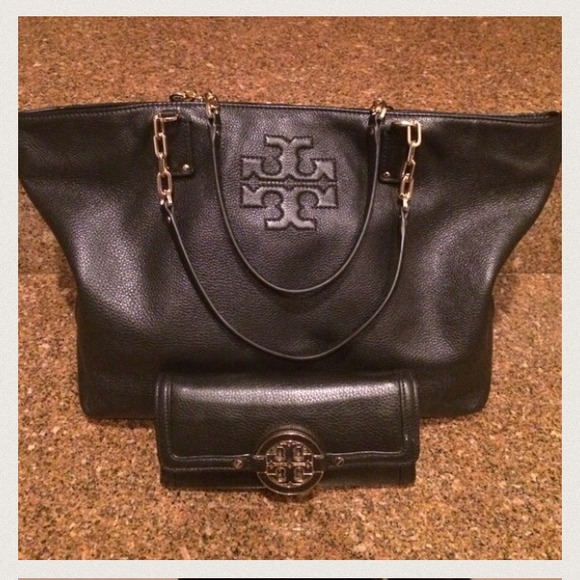 SOLD!!! 100% Authentic Tory Burch Tote