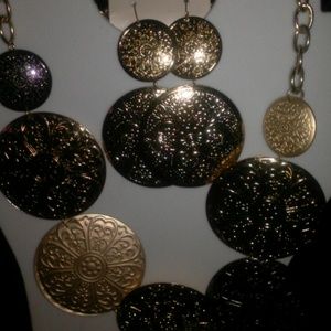 Beautiful Womens Circle of Medallion Necklace and