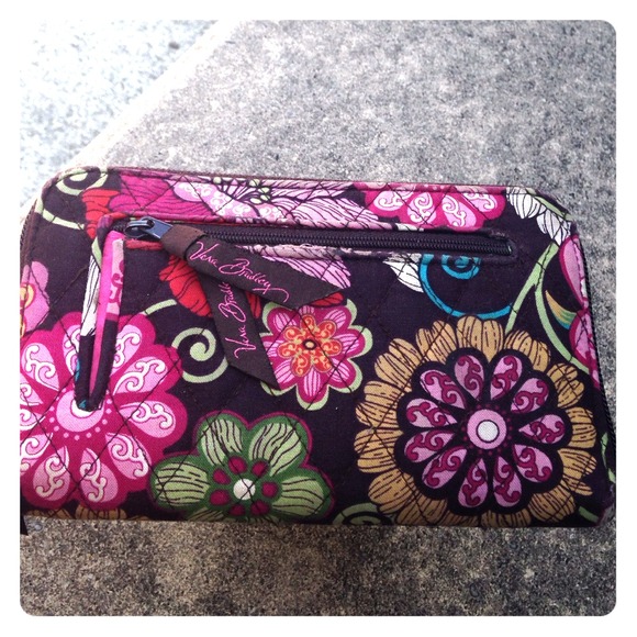 Cute Vera Bradley wallet/organizer.