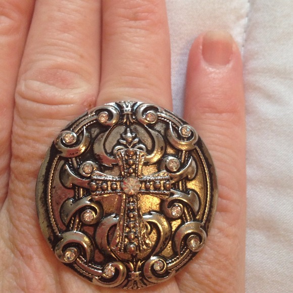 Awesome large stretch ring with cross