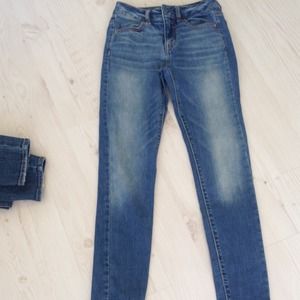 AMERICAN EAGLE JEGGING JEANS