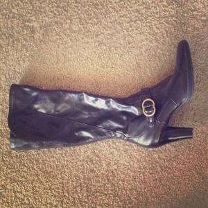 Bass Women's boots. Size 9.