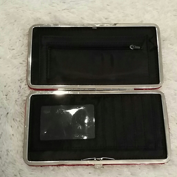 Red sequence wallet - Picture 2 of 2