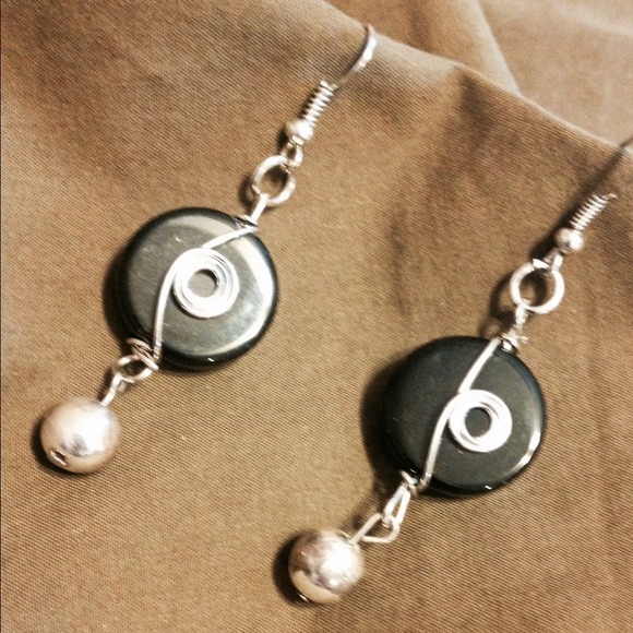 Hand made earrings. Can be made to order. - Picture 3 of 4