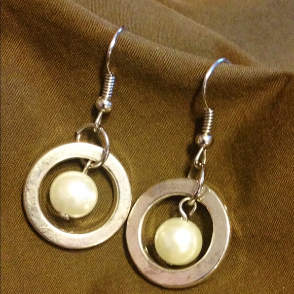 Hand made earrings $10 per pair - Picture 3 of 4