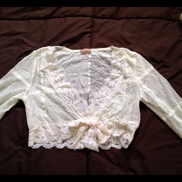 Gadzooks midriff lace top 💛