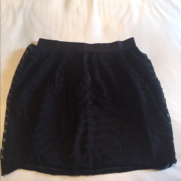 Reduced-J.Crew black lace skirt-NWT - Picture 3 of 3