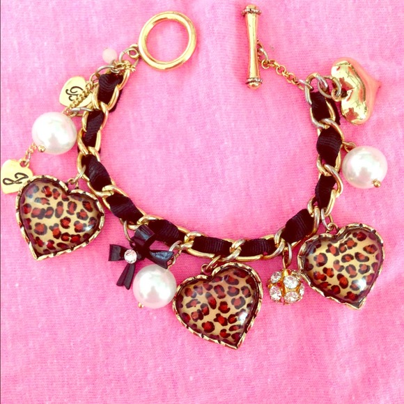Betsy Johnson leopard charm bracelet