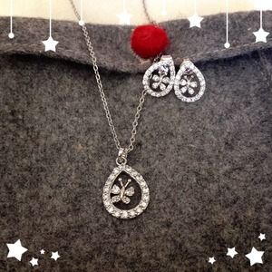 Necklace & Earring Set