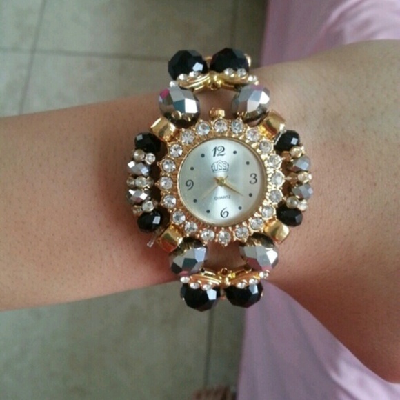 Elegant Black/Silver Watch