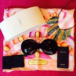 🚫SOLD🚫Prada Black Sunglasses