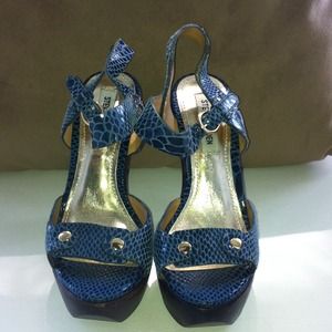 Steve Madden platform sandals
