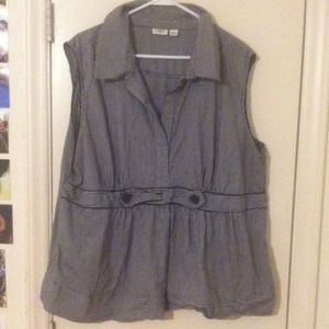 Black and White Top 26/28