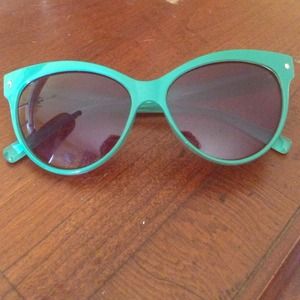 NWOT teal cat eye sunglasses