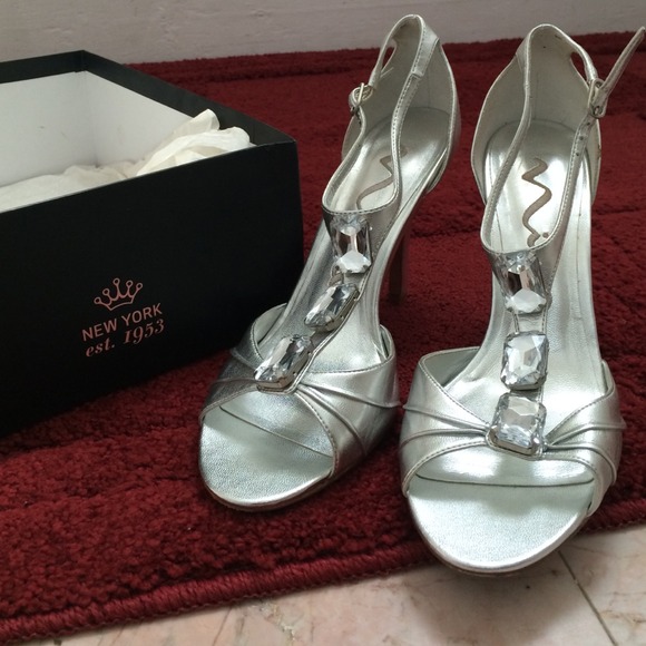 Gorgeous Metallic Silver  Studded heels