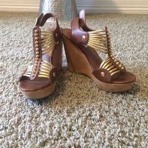 🎀TRADED🎀 Brown wedges