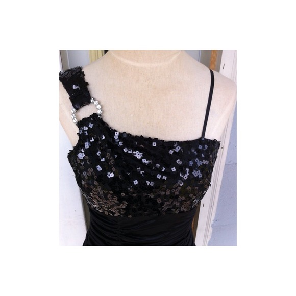 🍒Cute  Little Black Sequin Cocktail Dress 28 inch - Picture 2 of 4
