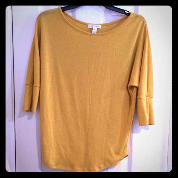 Ambiance Tops - ⭕️SOLD⭕️ Mustard yellow top