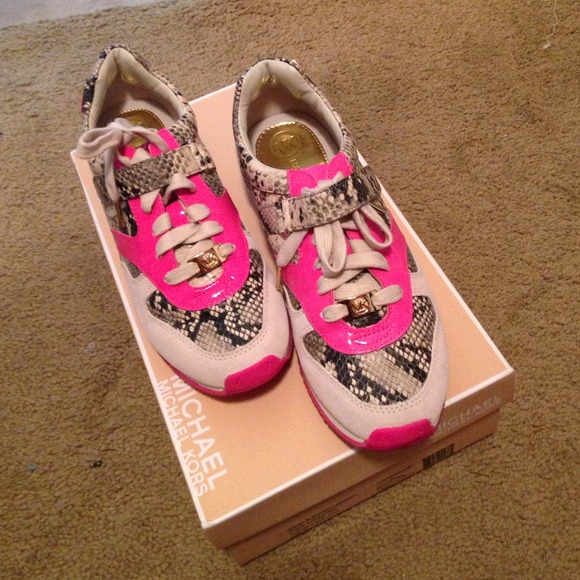 REDUCED Michael Kors sneakers size 9