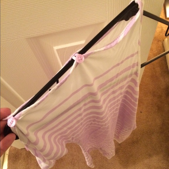 Shoulder Cut Out Fashion Top by NY&Company - Picture 4 of 4