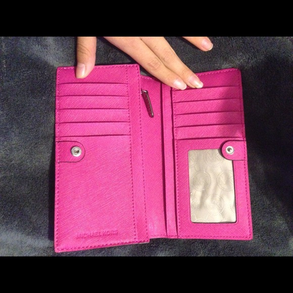 SOLDπ
NWT Michael Kors Jet set large bag & wallet - Picture 4 of 4