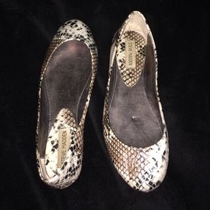 Snake skin Steve Madden flats