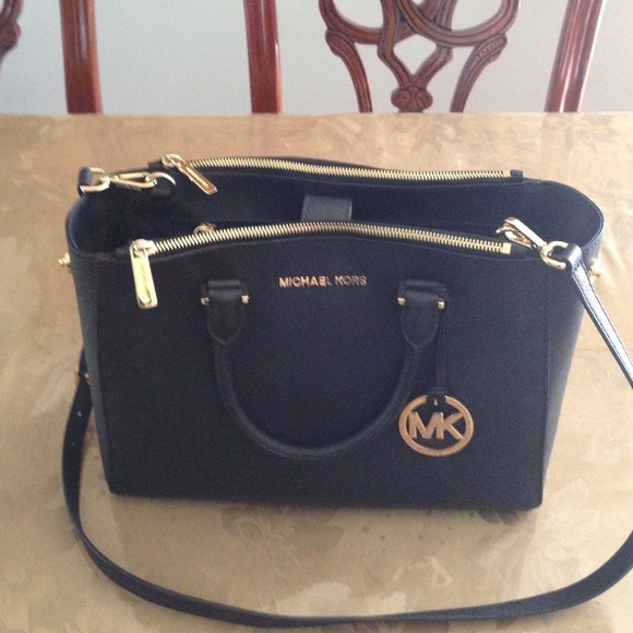 Reduced Authentic Michael Kors Handbag - Picture 2 of 4
