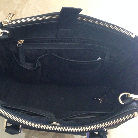 Reduced Authentic Michael Kors Handbag - Picture 3 of 4