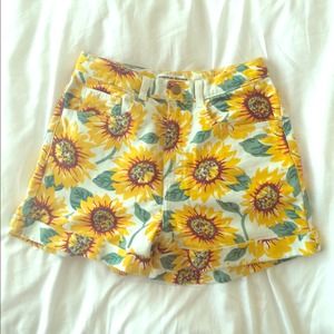 THE Sunflower Print High Waisted Shorts