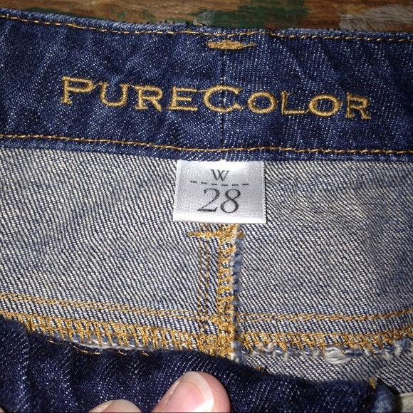 Pure color denim.