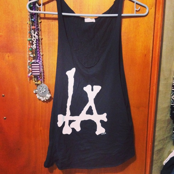 bm la muscle tank $18 shipped pp