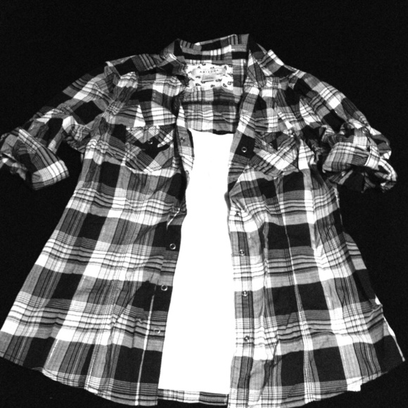 Black and white plaid button up shirt