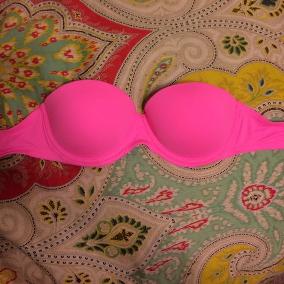 Never worn Victoria'sSecret push up bra