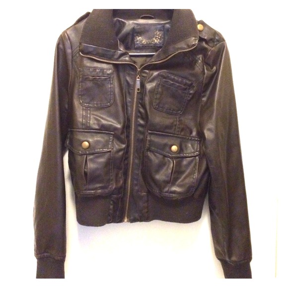 ✂️REDUCED✂️ Dark brown faux leather bomber jacket