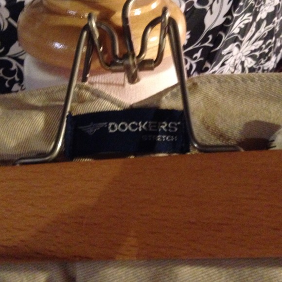 Dockers khaki Capri pant