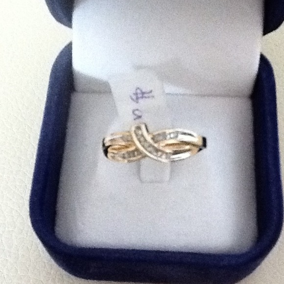 An AUTHENTIC 14 Karat solid GOLD!